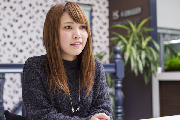 総務部:山本 春菜